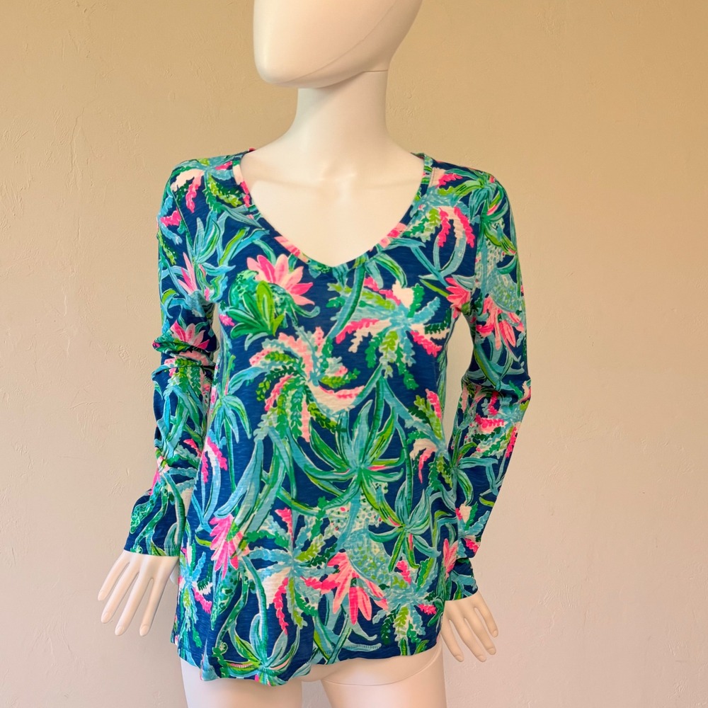 Lilly Pulitzer Women's Etta V-Neck Long Sleeve Top Tropical Floral Blue Pink XS
